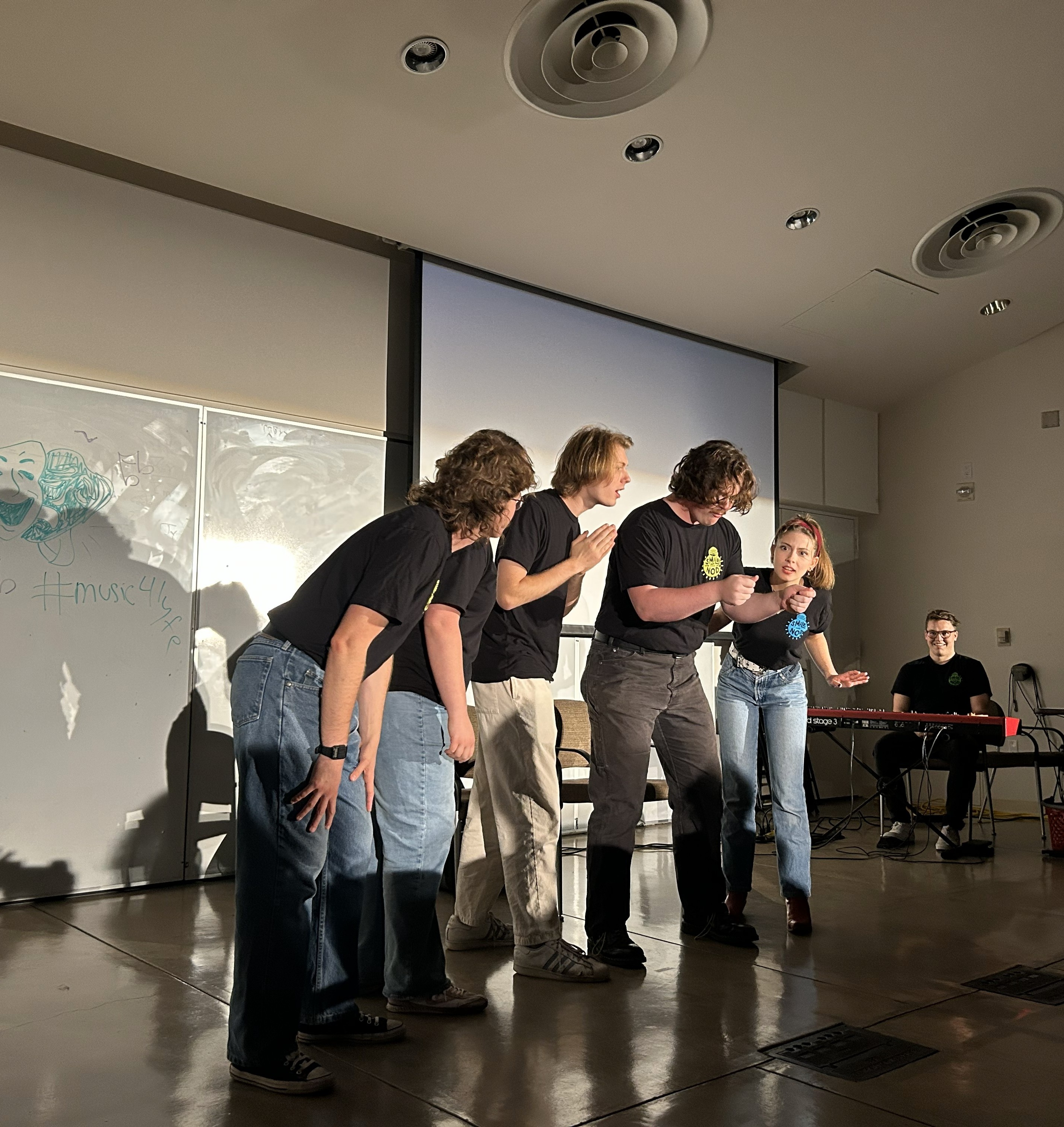 Photo of a Smile and Nod musical improv show